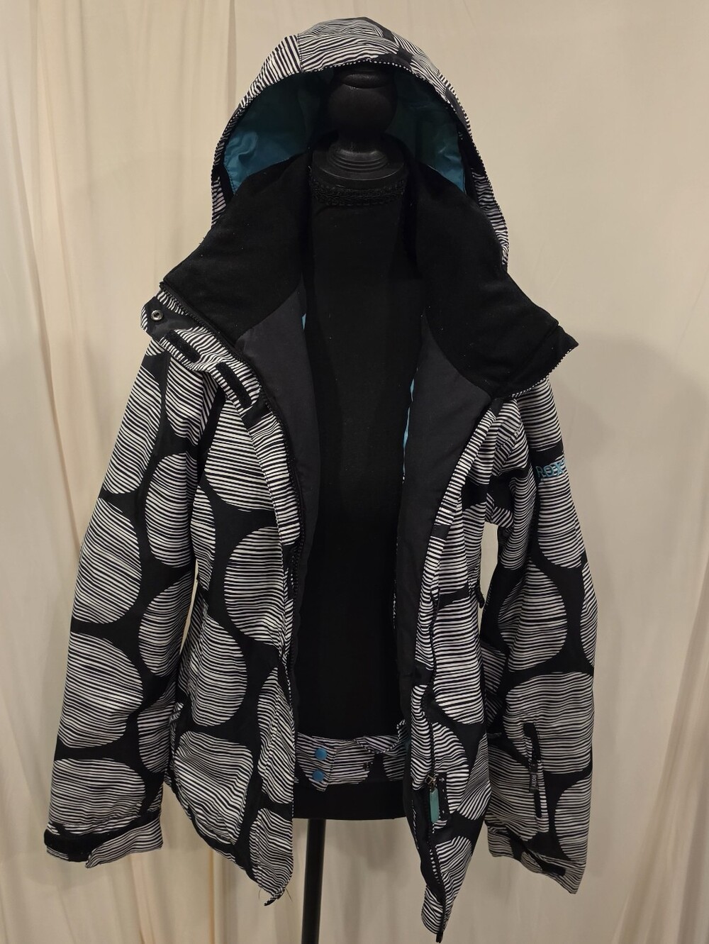 Roxy Regular Fit 8K Snow Jacket Women Small Black White Circle Pattern Teal